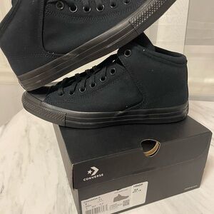 Converse Black